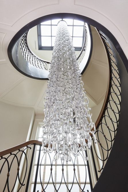 hanging-chandelier-in-spiral-staircase-interior-design