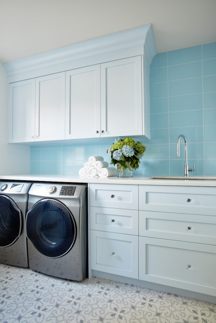 laundry-room-mudroom-interior-design-washer-dryer-teal-backsplash