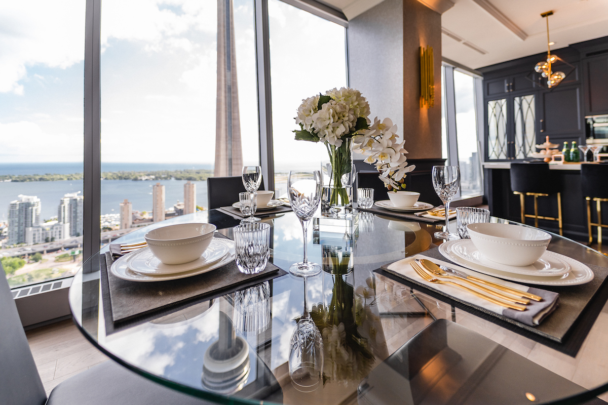 luxury-apartment-interior-design-dining-table