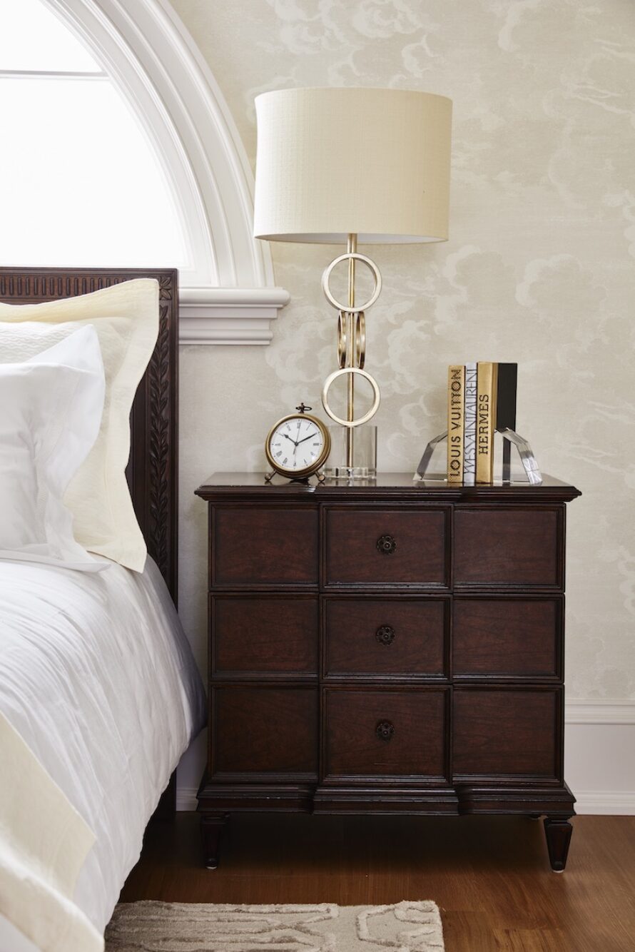 ontatio-canada-bedroom-interior-design-dark-wood-nightstand