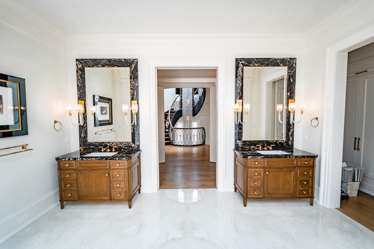 two-vanity-sinks-large-primary-bathroom-design