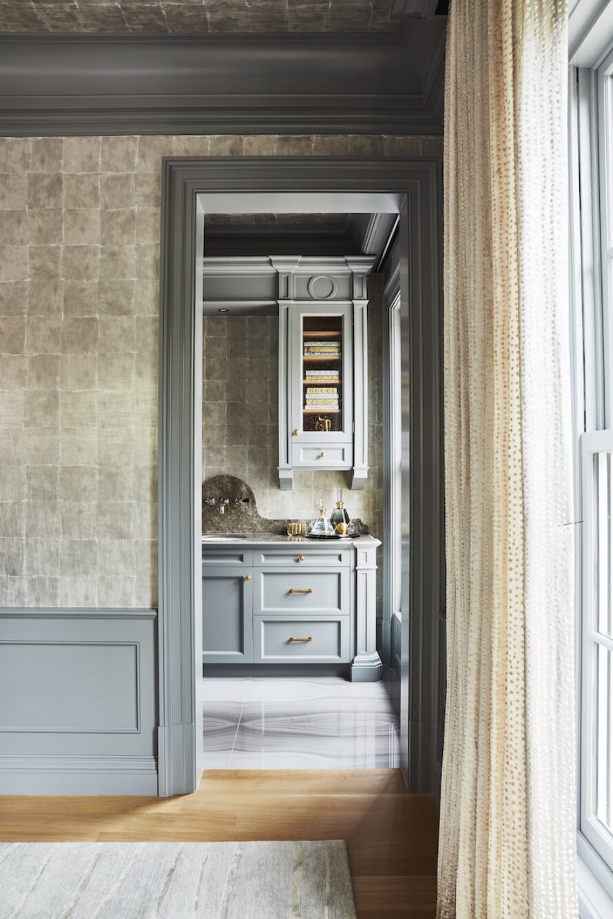 wallpaper-walls-and-ceiling-painted-trim-molding-alexandra-naranjo-designs