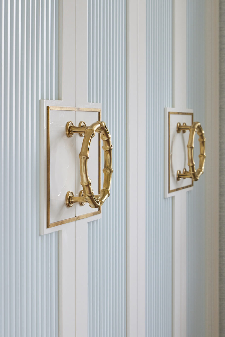 closet-handles-gold-accents-2