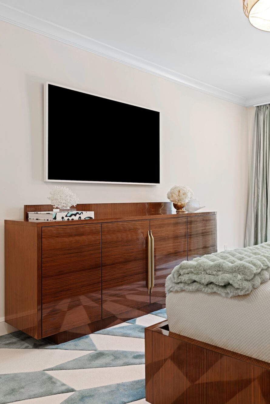 bedroom-tv-and-console